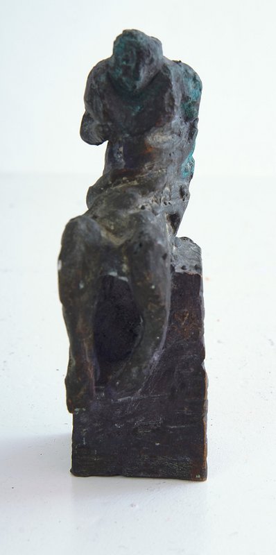 Heinrich Glas: Skulptur (sitzender Mann)